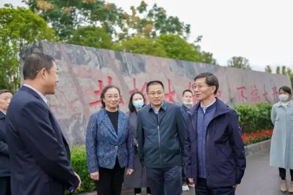 朱旗：牽頭撰寫聯(lián)名提案，助力出版業(yè)高質(zhì)量發(fā)展